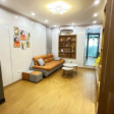 Bán nhà tập thể Quỳnh Mai, sổ đỏ diện tích 65m 2 ngủ chỉ 2,3 tỷ.