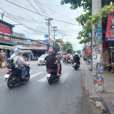 ???? Nhà 2 Tầng Hẻm 637 Hà Huy Giáp sàn 100m2- Ngang Chuẩn 4m hẻm xe tải chỉ 3,85 tỷ ????????????

☘️Diện tích ngang chuẩn 4m dài 14m xây kiên cố 2 tầng
☘️Công Năng đầy đủ 4PN 2WC 
☘️Hướng Tây Tứ Trạch
????Vị Trí cách MT Hà Huy Giáp 100m gần Trường Cao Đẵ