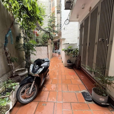 BÁN NHÀ NGỌC KHÁNH - GIẢNG VÕ - NHÀ ĐẸP DÂN XÂY - 42M2X5T - 9.85 TỶ