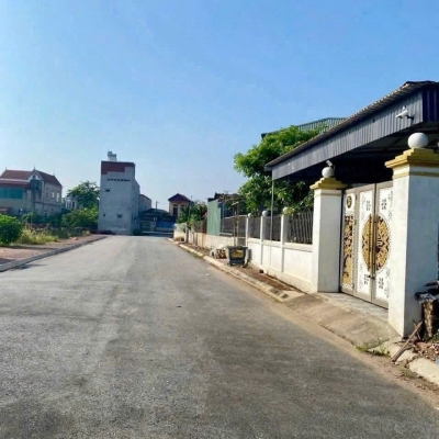 Tôi CC bán 150m đất thị trấn Văn Giang, Hưng Yên. MT quyền lực 8.3m. Ô tô tránh. Chỉ 5.8 tỷ