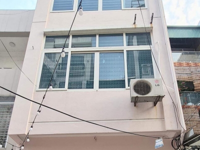 BÁN NHÀ DÂN XÂY THỤY PHƯƠNG - DT54M2 - 4 TẦNG- GIÁ 7,8 TỶ - LÔ GÓC NGÕ Ô TÔ THÔNG - KINH DOANH