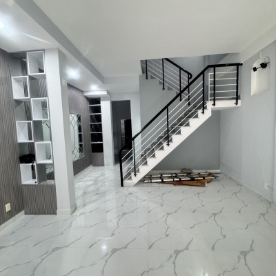 ♥ Nhà Kiệt Nhựa có lề, Ô tô đậu cửa. Sát Nguyễn Văn Linh, 53m2, ngang 5m, 6.x tỷ