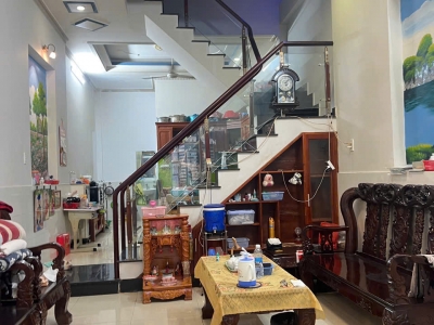 Bán nhà 2 Tầng Dĩ An,SHR đường nhựa 2 ô tô tránh,gần chợ,giá rẻ