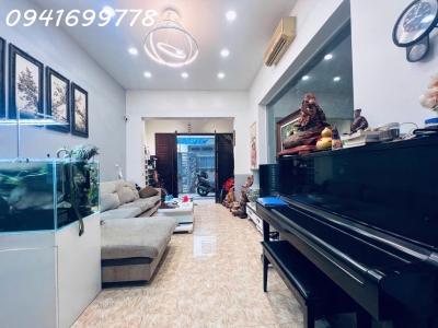 Chính chủ giao bán căn nhà tại trung tâm thành phố HP, nhà hướng Đông Nam