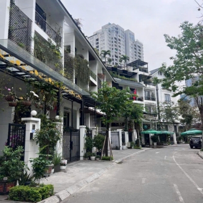 Bán biệt thự khu VIP phường Trung Hòa, Cầu Giấy 161m2 5 tầng, MT 7.7m, 53 tỷ