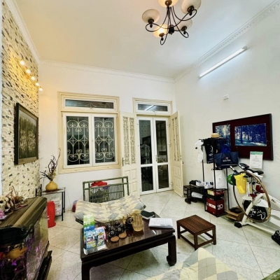 Cực Hiếm! Bán nhà Lê Văn Hưu, 100m2, 4 tầng, mặt tiền 4.2m, 15.8 tỉ, KD appartment, homestay