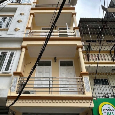Cho thuê nhà ngõ 151 Dương Văn Bé, 45m2 x 5 tầng, 6 ngủ, 17 triệu KD online, VP, ở hộ gđ