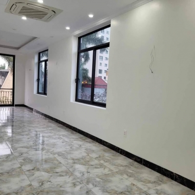Bán nhà mặt phố Quán Thánh, 56m2, 6 tầng thang máy, nhỉnh 35 tỷ, vỉa hè rộng, kinh doanh đỉnh