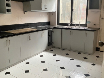 Cho thuê nhà Phố Lĩnh Nam 2 tầng x 70m, 2 ngủ, mới đẹp, 10 triệu ở gđ, văn phòng, KDon