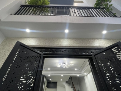 Nghi Tàm - Thang máy - 30m Oto - 7 Ngủ - Nhỉnh 17 Tỷ.