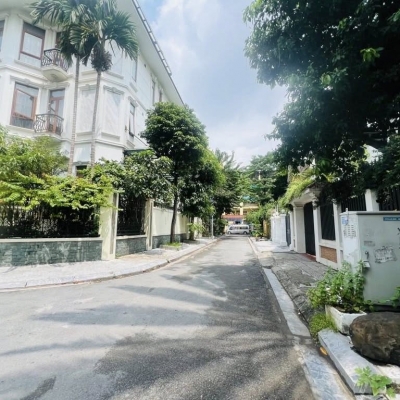 Hiếm, bán nhà Văn Cao, ô tô tránh, thang máy, chỉ 28 tỷ