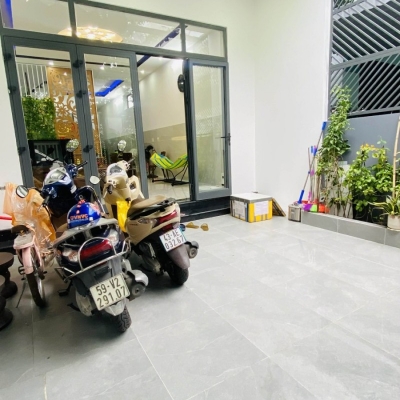 HÒA THỌ ĐÔNG – NHÀ 2 TẦNG ĐẸP – 100M² (5×20) – KIỆT 7M NGUYỄN NHÀN