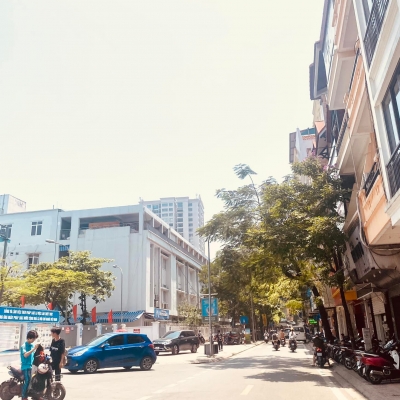Mặt phố Nguyễn Công Hoan - lô góc - 200m MT10m vuông đẹp - xây  building - vỉa hè rộng - chỉ 74 tỷ