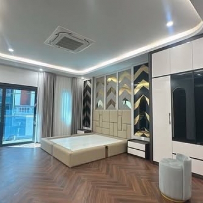 Bán nhà Giang Văn Minh, ô tô, 50m2, nhà đẹp ở ngay, chỉ 18 tỷ