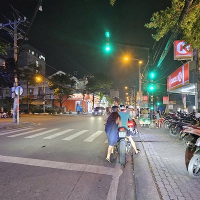 CÁCH MẶT TIỀN LÂM VĂN BỀN TÂN QUY Q7 
CÓ 85 M
CÓ 3 TỎI HƠN ĐÚC MỚI  3 TẤM