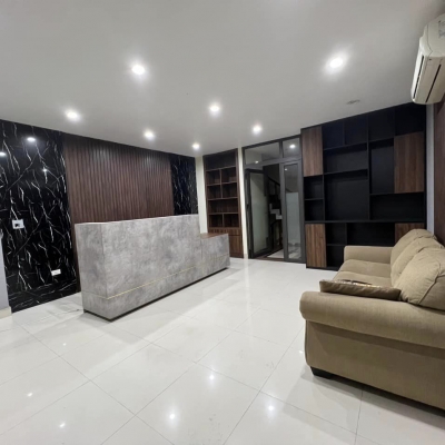 Cho thuê nhà phố Nghĩa Đô , 70m2 x 4 tầng,Thang máy,  giá 45tr