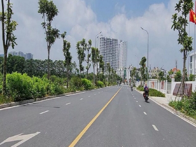 23 tỷ có tòa văn phòng 81m2, 5 tầng mặt phố 22m tại Trâu Quỳ, Gia Lâm, Hà Nội. Lh 0989894845
