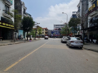 Ngay giữa trung tâm của trung tâm Trâu Quỳ có 55m2 đất ô tô siêu đẹp.