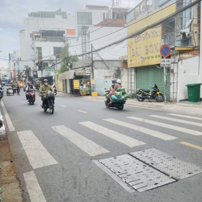 HỒ BÁ KIỆN Q10 – 2 MẶT HẺM – 4 TẦNG- THANG MÁY -HĐT 35TR/THÁNG – CHỈ 15 TỶ
