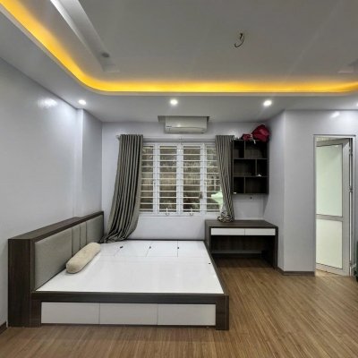 Cho thuê nhà ngõ 290  Lĩnh Nam, 5 tầng x 35m2, 3PN, 4 WC, 10.5 Triệu