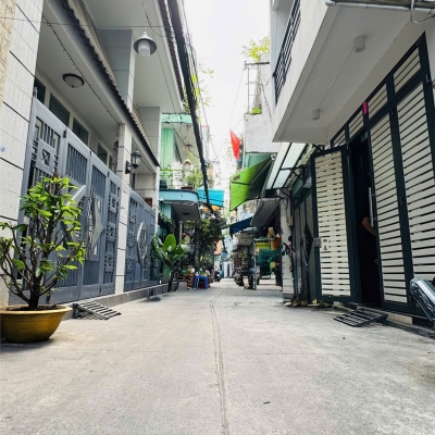 Quận 10 - Hẻm Trước Nhà 4M - 4 Tầng BTCT - Nhà Còn Mới - Nhỉnh 6 Tỷ