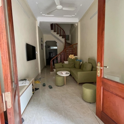 Cho thuê nhà ngõ ô tô Khương Thượng, 4 tầng x 30m2, 4 ngủ, 11.5 Triệu/th
