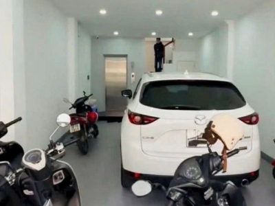 Cần bán nhà ngõ 24 Ngọc Lâm, 58m x 6T gara thang máy, kinh doanh nhỏ. ở luôn