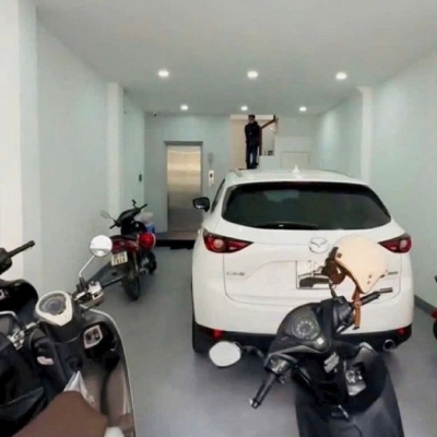 Cần bán nhà ngõ 24 Ngọc Lâm, 58m x 6T gara thang máy, kinh doanh nhỏ. ở luôn