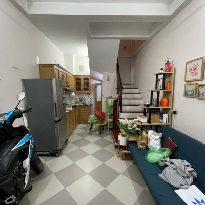 Cho thuê nhà Trương Chinh, 4.5 tầng x 30m2, 3 ngủ kk, 7m ra ô tô, 11 Triệu