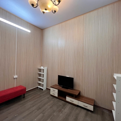 Cho thuê nhà tầng 2 phố Lò Đúc 30m², giá 5.5 triệu/tháng.