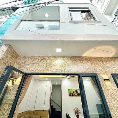 NHÀ 2 TẦNG, HẺM ĐẸP CMT8, 35M2 3PN FULL NỘI THẤT, GẦN HỒ BƠI CỘNG HOÀ!