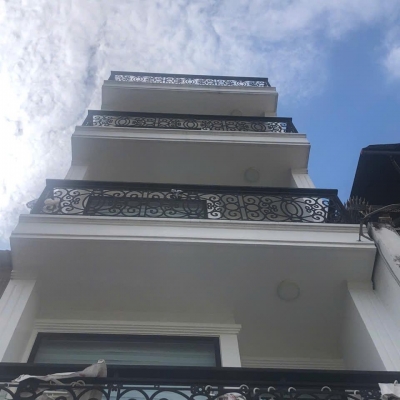 Cho thuê nguyên căn mặt tiền Trường Sa - 3.5X14M -  5 tầng mới 100% -  Giá 35tr 
+ Phù hợp làm vp cty 
+ Tiện Spa 
+ kd trà sữa ....