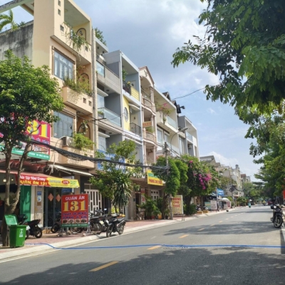 Mặt tiền KD ngang 7x18m - ngay chợ Đào Cam Mộc Quận 8 - nhà cũ tiện xây mới - nhỉnh 11 tỷ