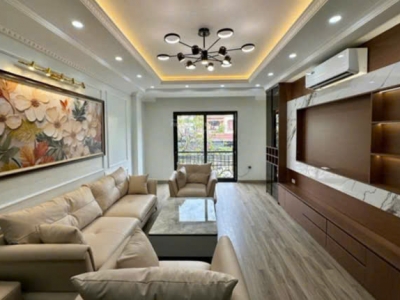 BÁN NHÀ ĐẸP 5 TẦNG DÂN XÂY, FULL NỘI THẤT, GẦN CẦU VƯỢT MAI DỊCH – CHỈ 7,95 TỶ ĐỒNG