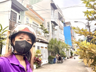 DUY NHẤT NHÀ BÁN BẾN VÂN ĐỒN- XE HƠI ĐẬU CỬA- LƯU THÔNG KHÁNH HỘI- HOÀNG DIỆU GẦN TRƯỜNG ĐẠI HỌC NGUYỄN TẤT THÀNH.