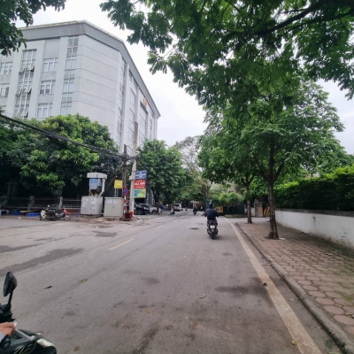 BÁN NHÀ MẶT PHỐ ĐẶNG TIẾN ĐÔNG. ĐỐNG ĐA. 41M2 4 TẦNG MT 8M GIÁ 15,8 TỶ- PHÂN LÔ VỈA HÈ - KINH DOANH