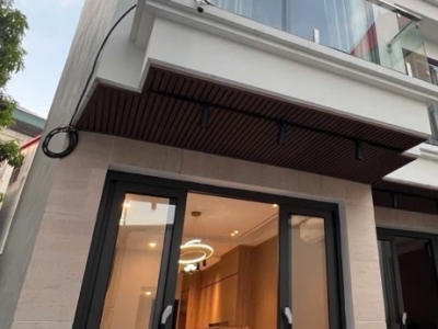 Bán nhà 35m x 5T tại ngõ 71 việt hưng, oto đỗ cổng chỉ hơn 6 tỷ còn tl.