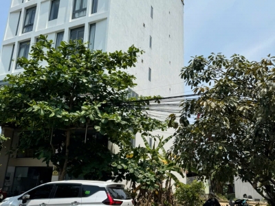 - Nhà 3 tầng, đường trần đức thông, Sơn Trà, sát 2 tòa căn hộ thương mại vương thừa vũ, ngay bãi tắm công viên biển đông.