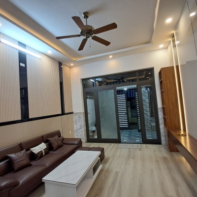 # Nhà Kiệt Ô tô thông, sát MT Nguyễn Hoàng, 90m2, 2.5 tầng, 5.x tỷ