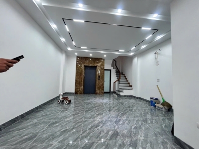 CHO THUÊ NHÀ XÂY MỚI CÓ THANG MÁY – KHÂM THIÊN, ĐỐNG ĐA  6 TẦNG  4PN  17 TRIỆU/THÁNG