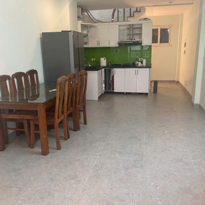 Cho thuê nhà nguyên căn ngõ 24 Kim Đồng, 6 tầng x 35m2, 3 ngủ, 15.5 tr, ô tô lùi cửa