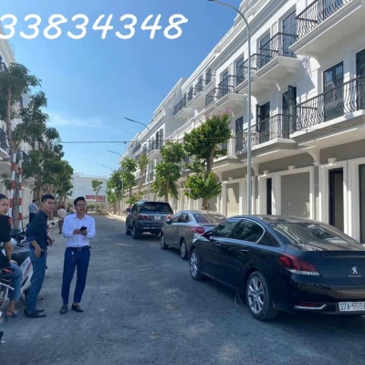 Chính chủ bán gấp shophouse 4 tầng, 75m2, sẵn sổ đỏ trao tay, cạnh Vincom Plaza