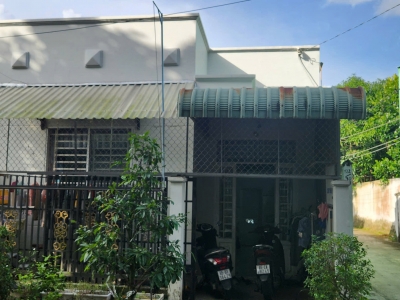 BÁN NHÀ MẶT TIỀN - GẦN TRUNG TÂM P. BÌNH THỦY - GIÁ CHỈ 2 TỶ, SỔ HỒNG RIÊNG - DỌN VÀO Ở NGAY
