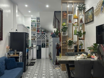 Chính chủ cần bán nhà đẹp 5 tầng Hồ Tùng Mậu, DT 31m2, 4PN, 4WC, nhiều tiện ích Hot!