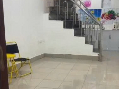 Cho thuê nhà ngõ 42 Dương Văn Bé, 5 tầng x 25m2, 3 PN, 9 Triệu