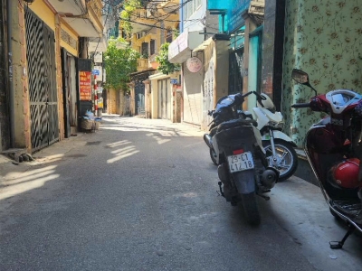KẾ BÊN ROYAL CITY– VỈA HÈ, Ô TÔ TRÁNH – KINH DOANH ĐỈNH
SỔ VUÔNG – GIÁ CHỈ 8.1 TỶ