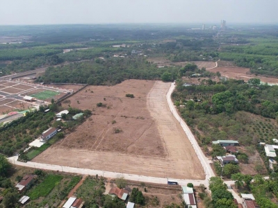 Chào bạn! Bạn đang có nhu cầu bán đất thổ cư 5x30m tại Bình Long, tỉnh Bình Phước. Để giúp bạn thuận tiện hơn trong việc bán, bạn có thể cung cấp thêm thông tin chi tiết như:

1. Giá bán mong muốn.
2. Vị trí cụ thể của mảnh đất (gần trường học, chợ, trung