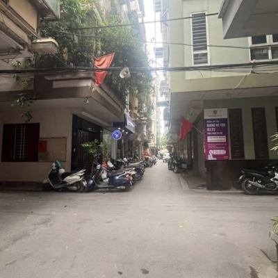 BÁN NHÀ PHÂN LÔ CẦU GIẤY - Ô TÔ ĐỖ CỬA, VỈA HÈ - ĐANG CHO THUÊ 21 TRIỆU