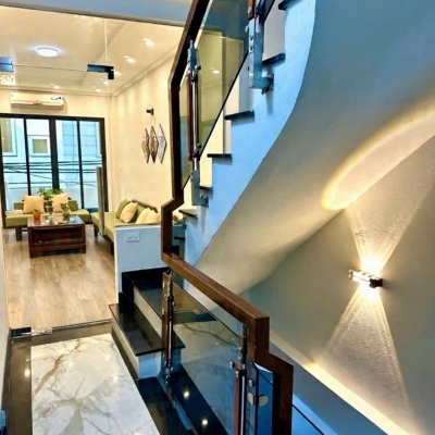 phố ngọc hà DT 48m x 5 tầng 18 tỷ.ô tô đỗ cửa,dân xây mới,ngõ thông