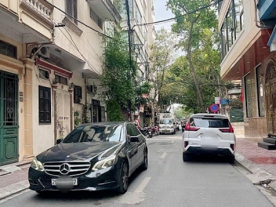 Mặt phố Nghĩa Đô, mặt tiền 5m, kinh doanh đắc địa, vỉa hè rộng, chỉ 30 tỷ